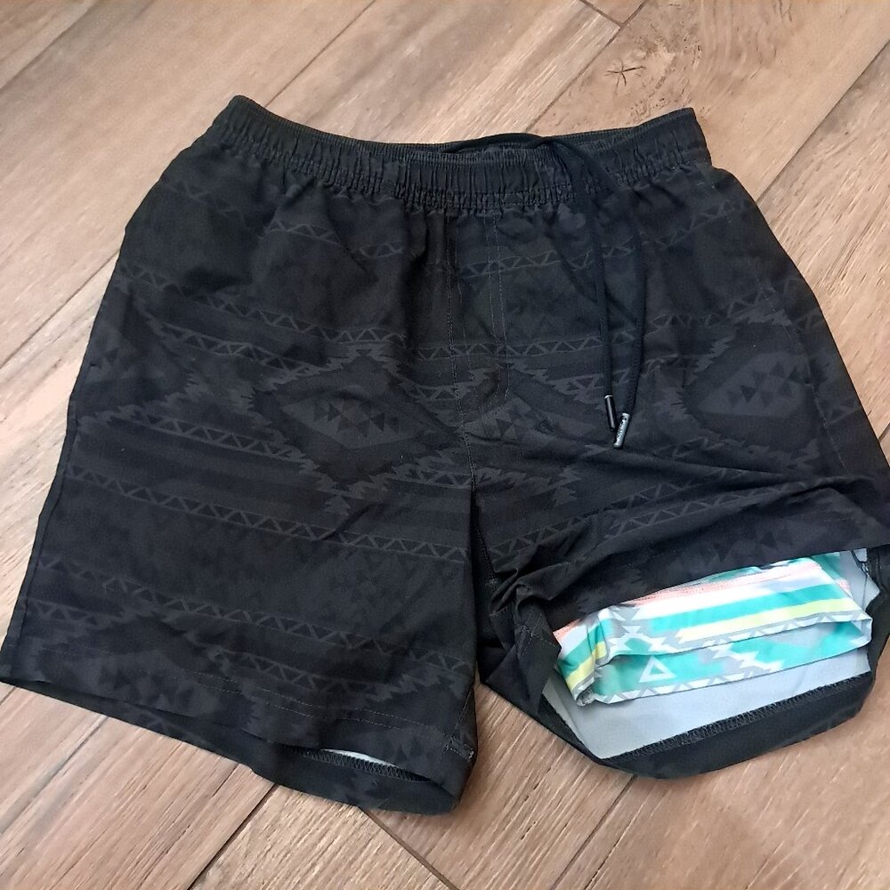 Chubbies sport Shorts men's sz‎ S SMALL Black The Quests 5.5" Compression Lined